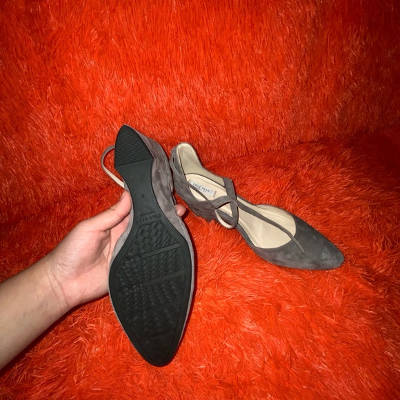 Cole Haan suede stormgrey pumps